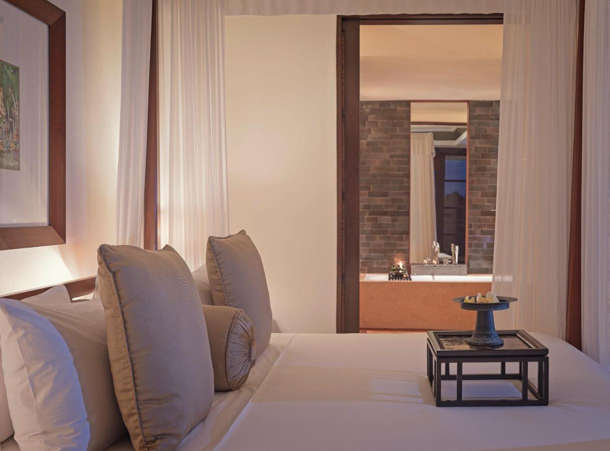 Готель The Legian Seminyak, Bali Екстер'єр фото